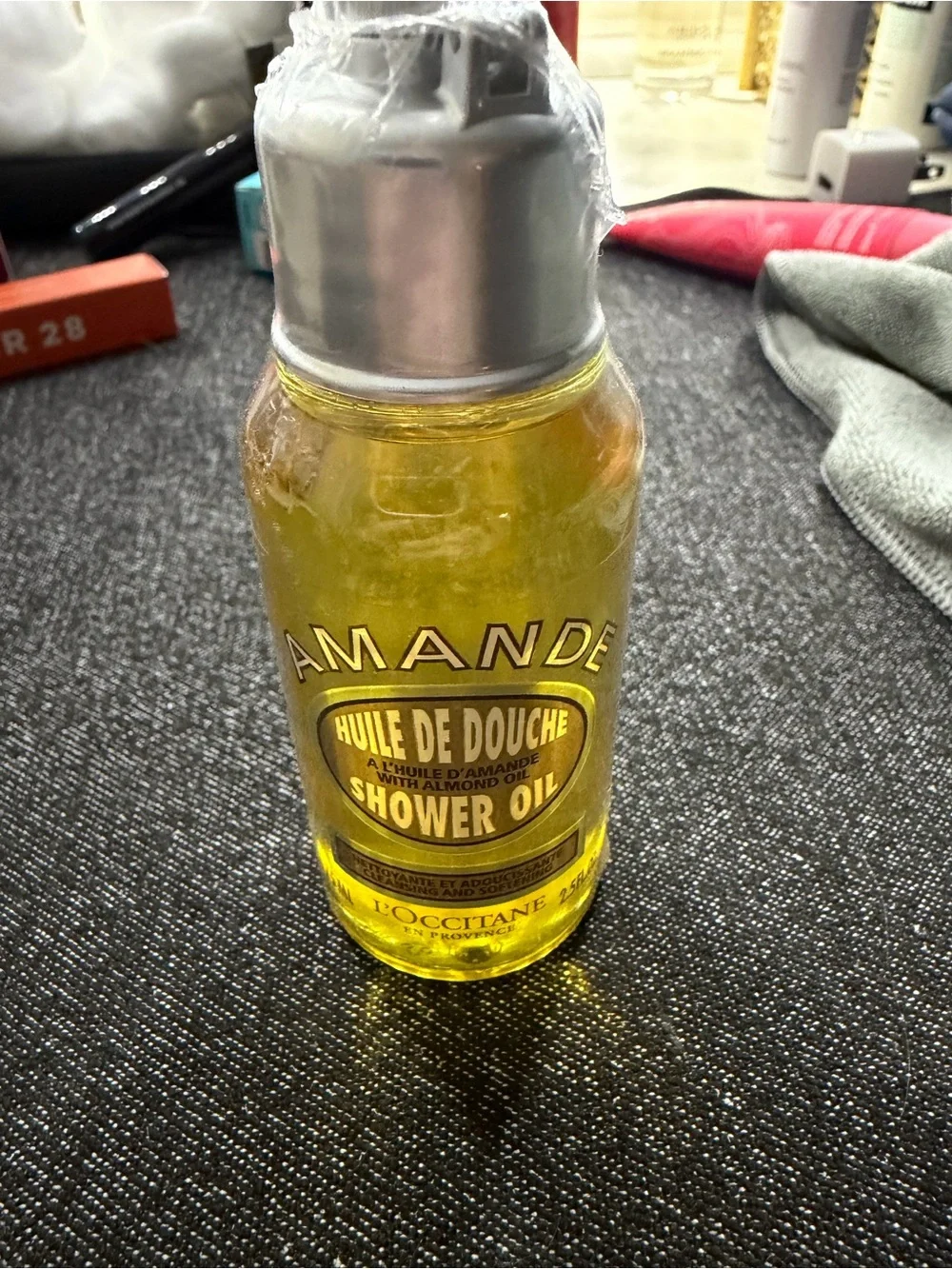 L'Occitane Amande Almond Shower Oil – Golden Yellow